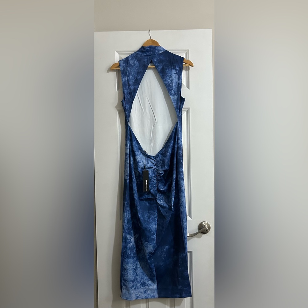 Elegant Blue Tie-Dye Dress - Picture 4 of 9
